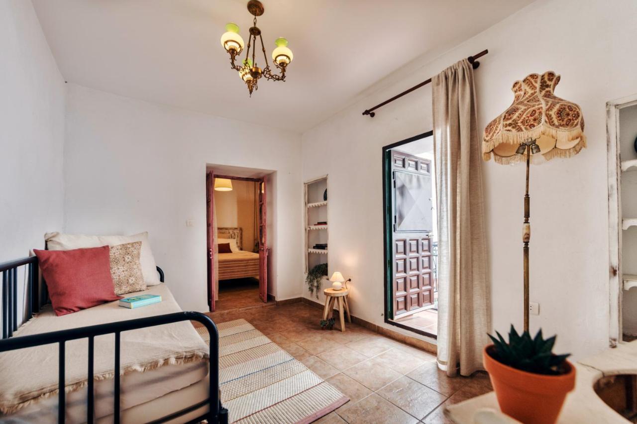 Encanto Guesthouse Канильяс-де-Асеитуно Экстерьер фото